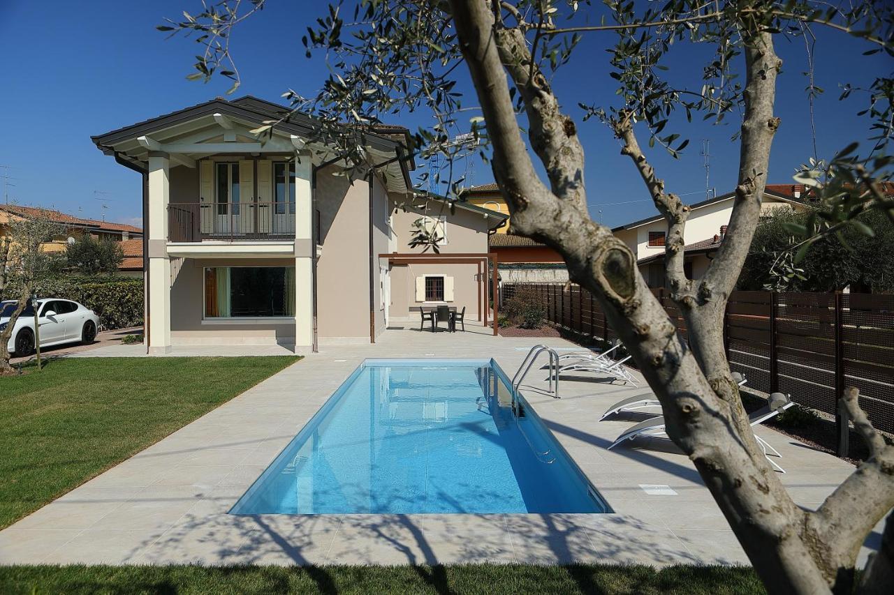 Villa Zarina - Up To 12 People Peschiera del Garda Exterior photo